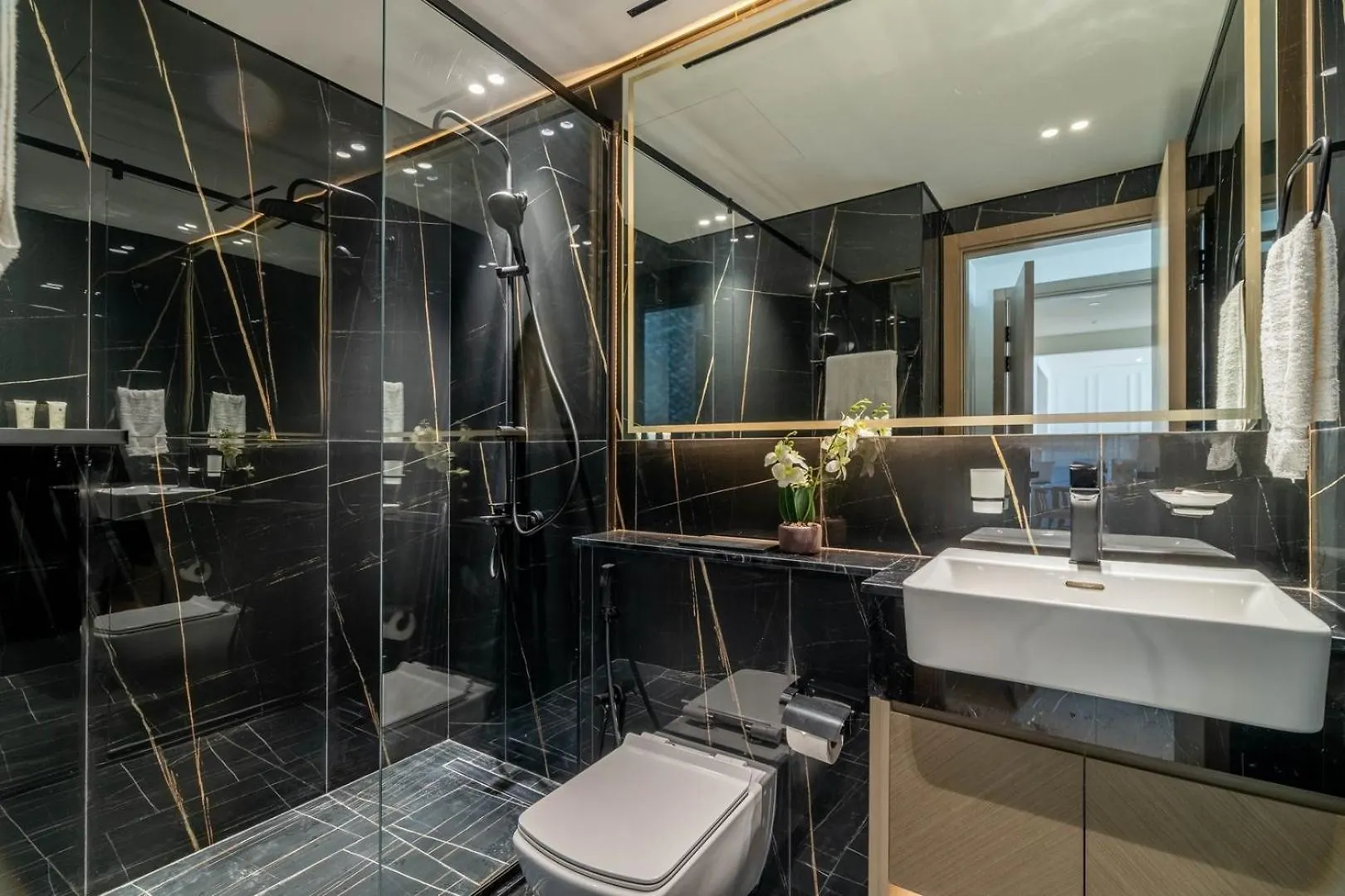 Guestready - Glamorous Stay At Binghatti Corner Dubai 0*,